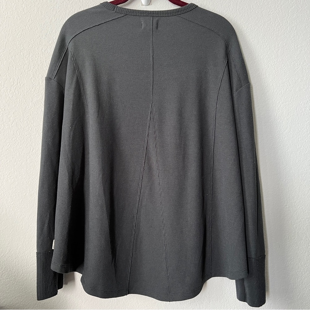 Long Sleeve Waffle Knit Relaxed Crew Neck Shirt UpWest Grey Size Medium